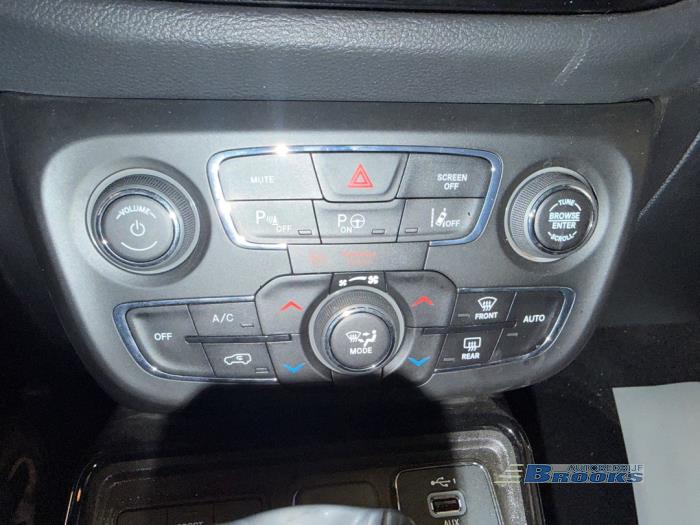 Jeep Compass II 1.3 T4 150 16V Samochód złomowany (2020, Niebieski)