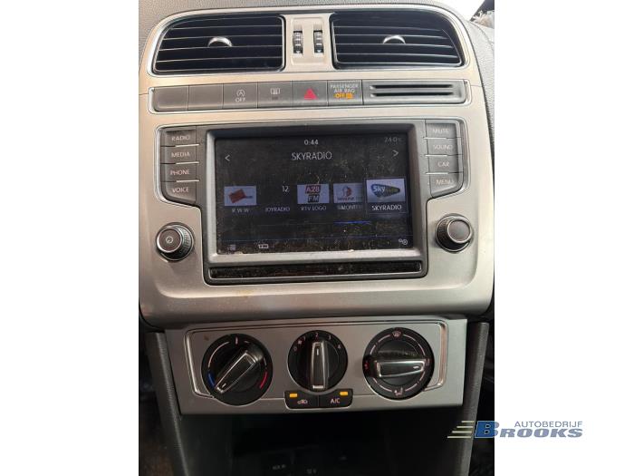 Volkswagen Polo V 1.0 TSI 12V BlueMotion Vehículo de desguace (2017, Blanco)