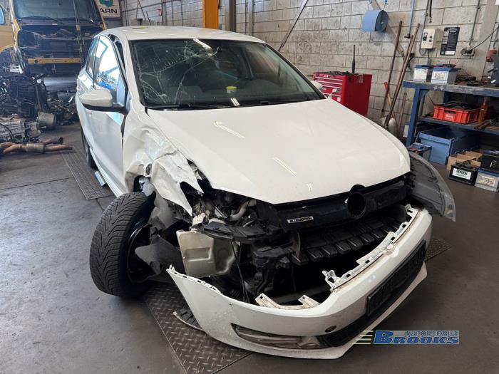Volkswagen Polo V 1.0 TSI 12V BlueMotion Vehículo de desguace (2017, Blanco)
