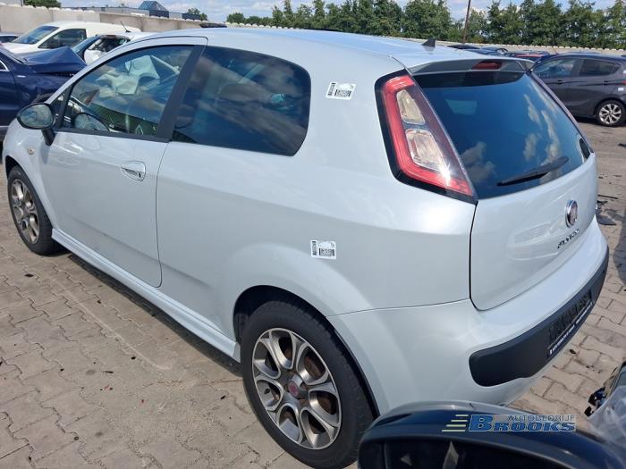 Fiat Punto Evo 1.4 Vehículo de desguace (2010, Blanco)