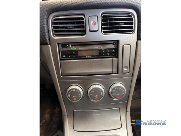 Subaru Forester 2.0 16V X Vehículo de desguace (2006, Gris)