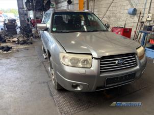 Subaru Forester 2.0 16V X Vehículo de desguace (2006, Gris)