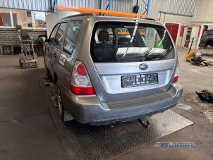 Subaru Forester 2.0 16V X Vehículo de desguace (2006, Gris)