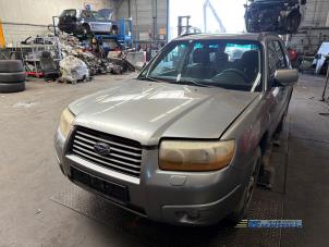 Subaru Forester 2.0 16V X Vehículo de desguace (2006, Gris)