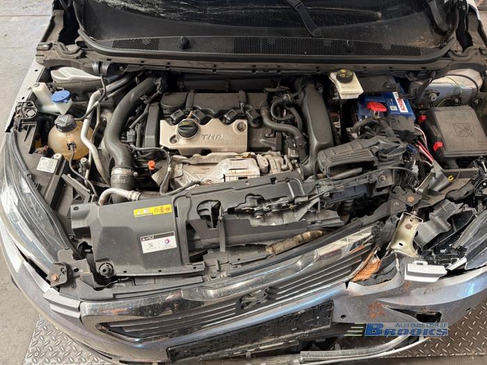 Peugeot 308 SW 1.6 16V GT 205 Vehículo de desguace (2016, Gris)