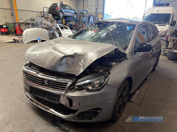 Peugeot 308 SW 1.6 16V GT 205 Vehículo de desguace (2016, Gris)