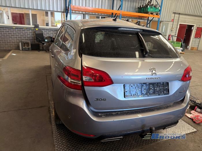 Peugeot 308 SW 1.6 16V GT 205 Vehículo de desguace (2016, Gris)