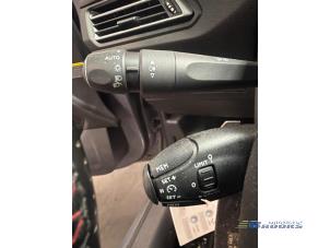 Peugeot 308 SW 1.6 16V GT 205 Vehículo de desguace (2016, Gris)