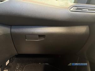 Peugeot 308 SW 1.6 16V GT 205 Vehículo de desguace (2016, Gris)