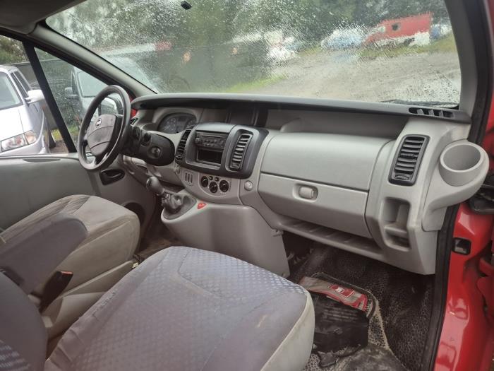 Nissan Primastar 2.0 dCi 120 Skrotfordon (2007, ROOD)