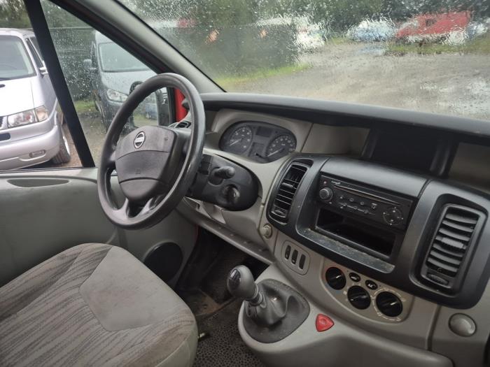 Nissan Primastar 2.0 dCi 120 Skrotfordon (2007, ROOD)