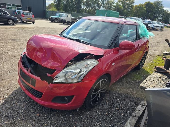 Suzuki Swift 1.2 16V Schrottauto (2011, Rot)