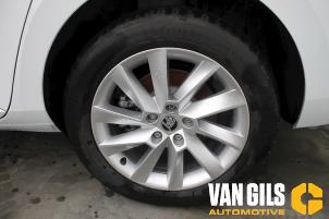 Skoda Superb Combi 1.6 TDI Épave (2017, Blanc)