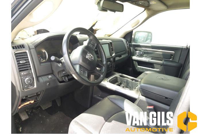Dodge 1500 Extended Cab,Quad Cab 5.7 Hemi V8 4x4 Salvage vehicle (2016, Metallic, Black)