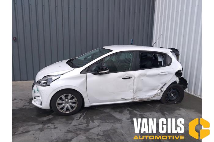 Peugeot 208 I 1.6 Blue HDi 100 Vehículo de desguace (2018, Blanco)