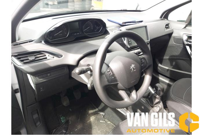 Peugeot 208 I 1.6 Blue HDi 100 Vehículo de desguace (2018, Blanco)