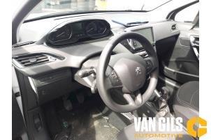 Peugeot 208 I 1.6 Blue HDi 100 Vehículo de desguace (2018, Blanco)