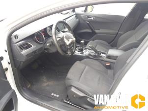 Peugeot 508 SW 1.6 HDiF 16V Épave (2013, Blanc, Blanc)