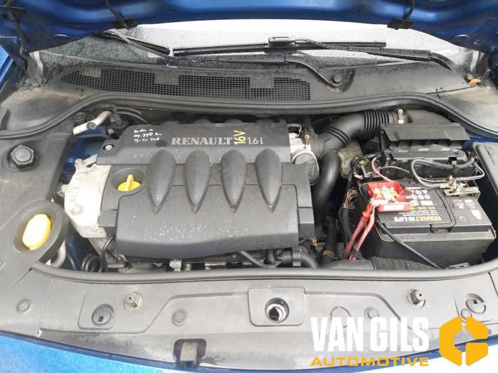 Renault Megane II 1.6 16V Épave (2006, Bleu)