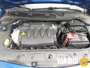 Renault Megane II 1.6 16V Épave (2006, Bleu)