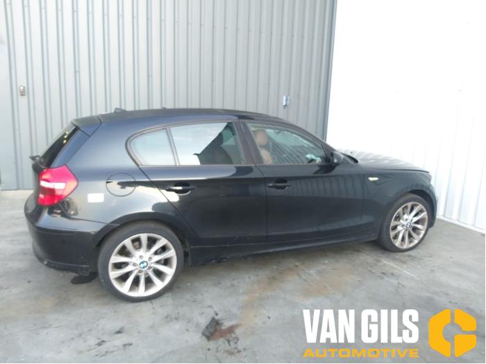 BMW 1 serie 123d 16V Vehículo de desguace (2008, Negro)