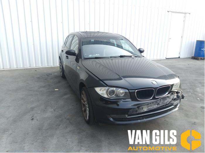 BMW 1 serie 123d 16V Vehículo de desguace (2008, Negro)