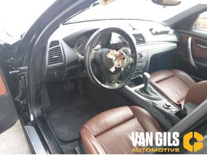 BMW 1 serie 123d 16V Vehículo de desguace (2008, Negro)