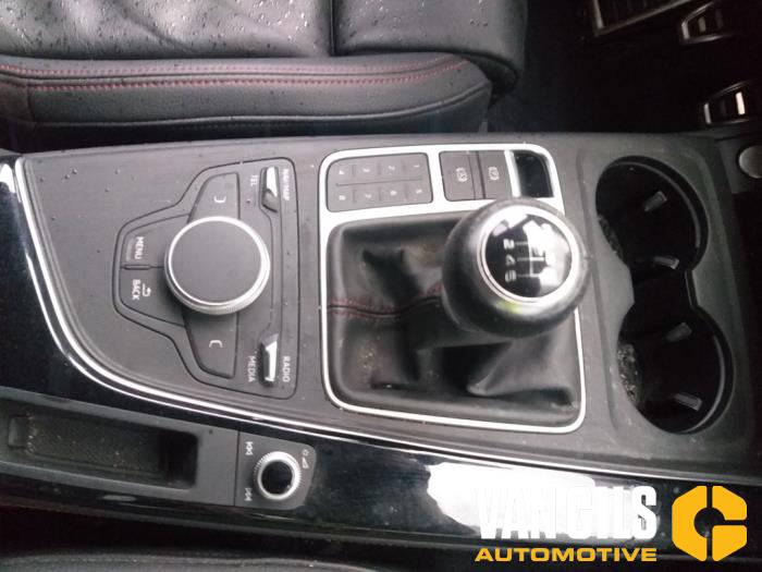 Audi A4 Avant 2.0 40 T MHEV 16V Salvage vehicle (2018, Gray)