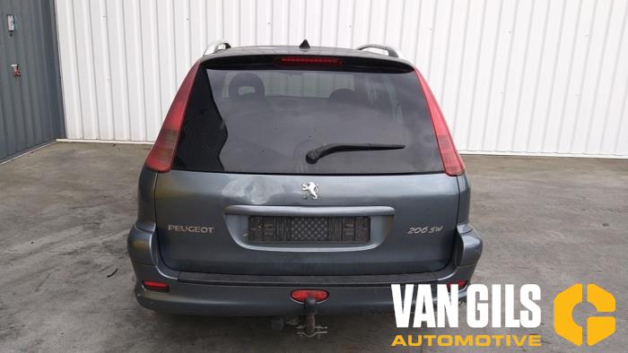 Peugeot 206 SW 1.4 HDi Vehículo de desguace (2006, Acero, Gris plateado, Moonmist)