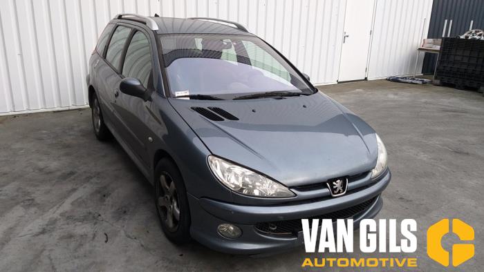 Peugeot 206 SW 1.4 HDi Vehículo de desguace (2006, Acero, Gris plateado, Moonmist)