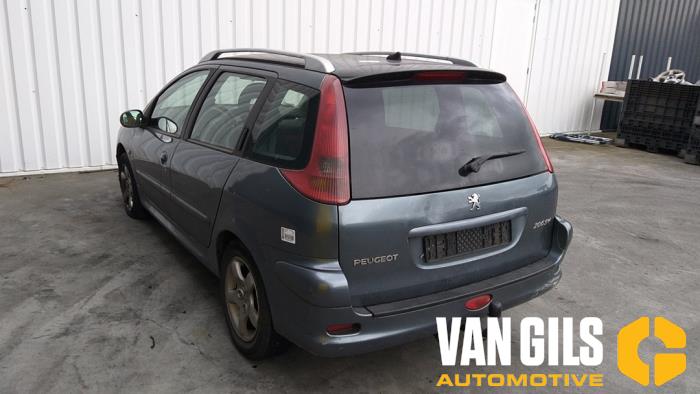 Peugeot 206 SW 1.4 HDi Vehículo de desguace (2006, Acero, Gris plateado, Moonmist)