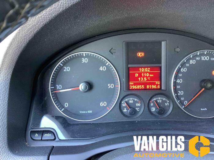 Volkswagen Golf V 2.0 TDI 16V Samochód złomowany (2004, Czarny)