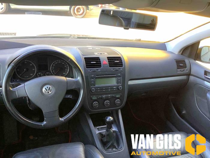 Volkswagen Golf V 2.0 TDI 16V Samochód złomowany (2004, Czarny)