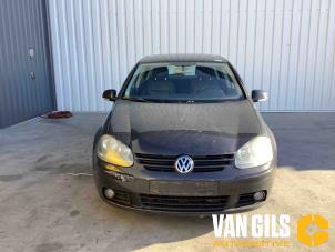 Volkswagen Golf V 2.0 TDI 16V Samochód złomowany (2004, Czarny)