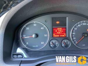 Volkswagen Golf V 2.0 TDI 16V Samochód złomowany (2004, Czarny)