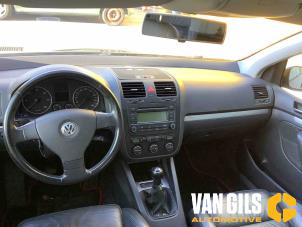 Volkswagen Golf V 2.0 TDI 16V Samochód złomowany (2004, Czarny)