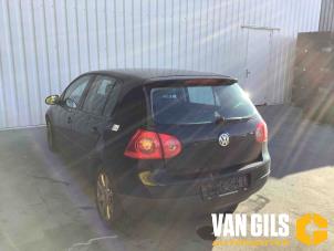 Volkswagen Golf V 2.0 TDI 16V Samochód złomowany (2004, Czarny)