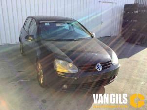Volkswagen Golf V 2.0 TDI 16V Samochód złomowany (2004, Czarny)