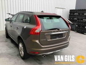 Volvo XC60 I 2.0 D3 20V Épave (2014, Léger, Brun, Bronze)