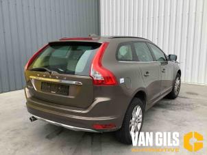 Volvo XC60 I 2.0 D3 20V Épave (2014, Léger, Brun, Bronze)