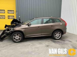 Volvo XC60 I 2.0 D3 20V Épave (2014, Léger, Brun, Bronze)