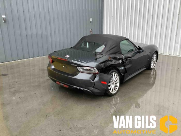 Fiat 124 Spider 1.4 MultiAir Turbo 16V Épave (2016)