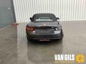 Fiat 124 Spider 1.4 MultiAir Turbo 16V Épave (2016)