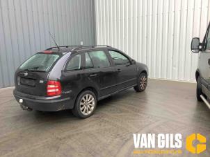 Skoda Fabia 1.4i 16V Vehículo de desguace (2003, Negro)
