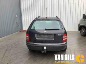 Skoda Fabia 1.4i 16V Vehículo de desguace (2003, Negro)