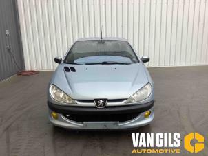 Peugeot 206 CC 2.0 16V Épave (2002, Gris)