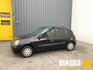 Renault Clio II 1.2 16V Samochód złomowany (2004, Czarny)