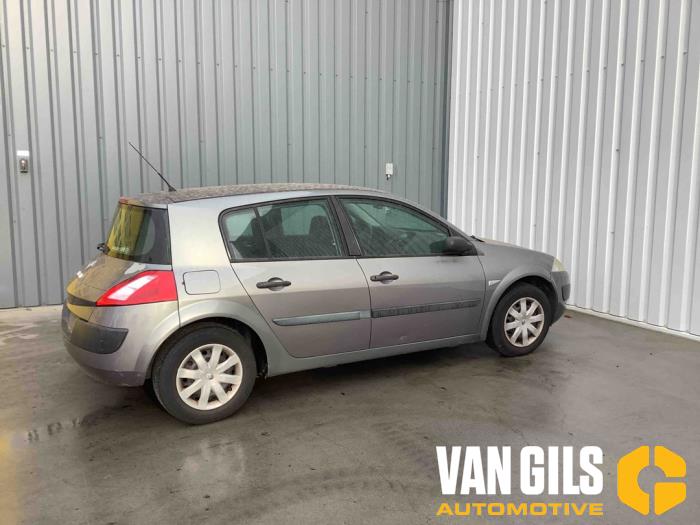 Renault Megane II 1.4 16V 98 Skrotfordon (2002, GRIJS)