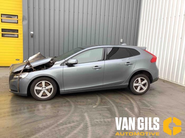 Volvo V40 1.5 T3 16V Geartronic Skrotfordon (2018, GRIJS)