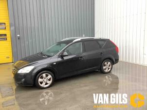 Kia Cee'd Sporty Wagon 2.0 CRDi 16V 140 Épave (2008, Noir)